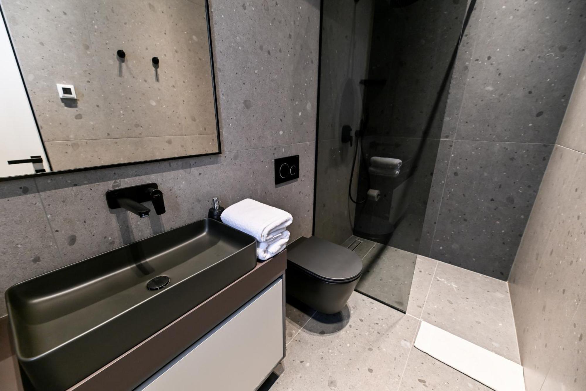 Three Pearls Deluxe Rooms & Studios Zadar Exteriör bild