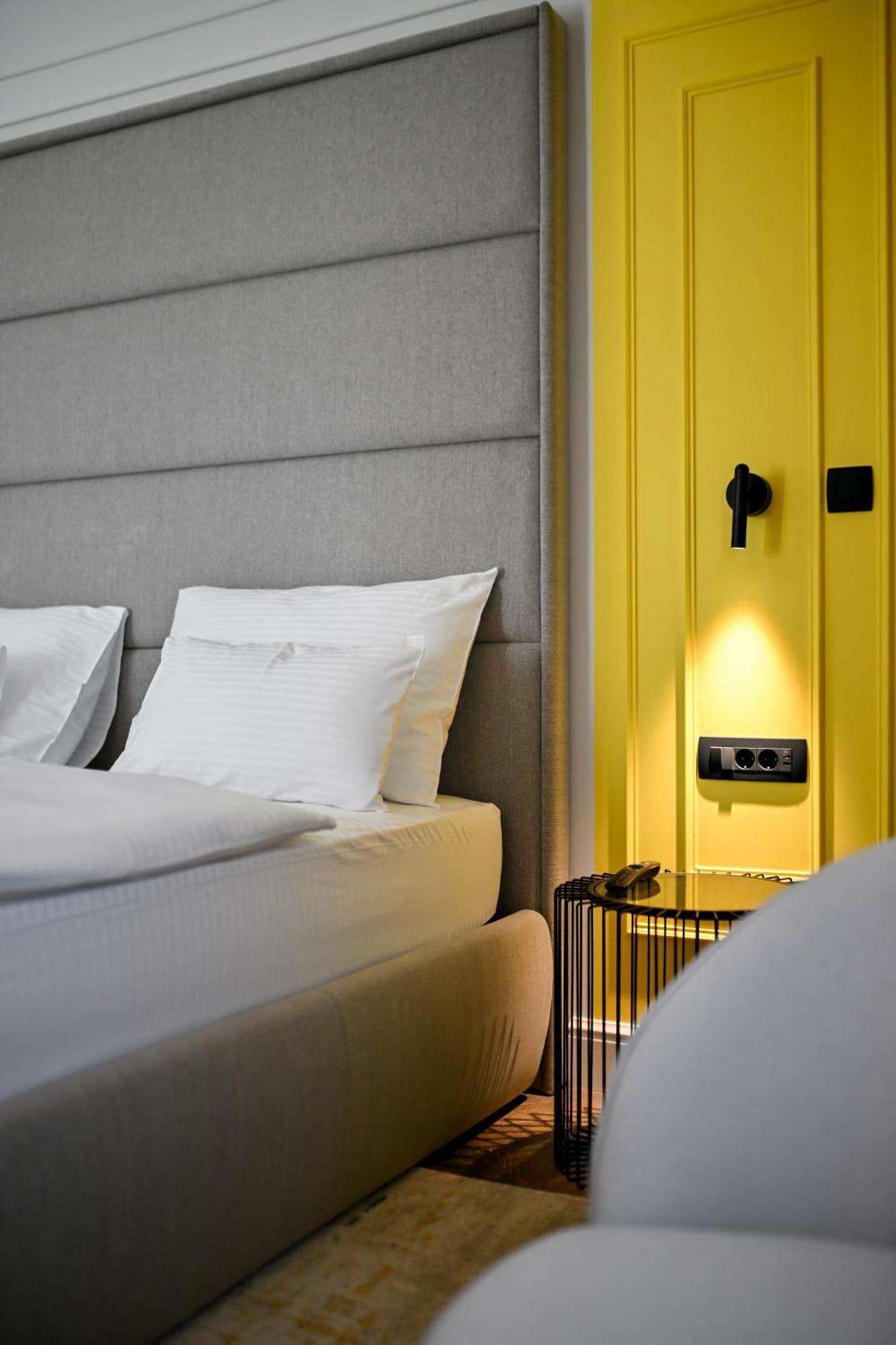 Three Pearls Deluxe Rooms & Studios Zadar Exteriör bild