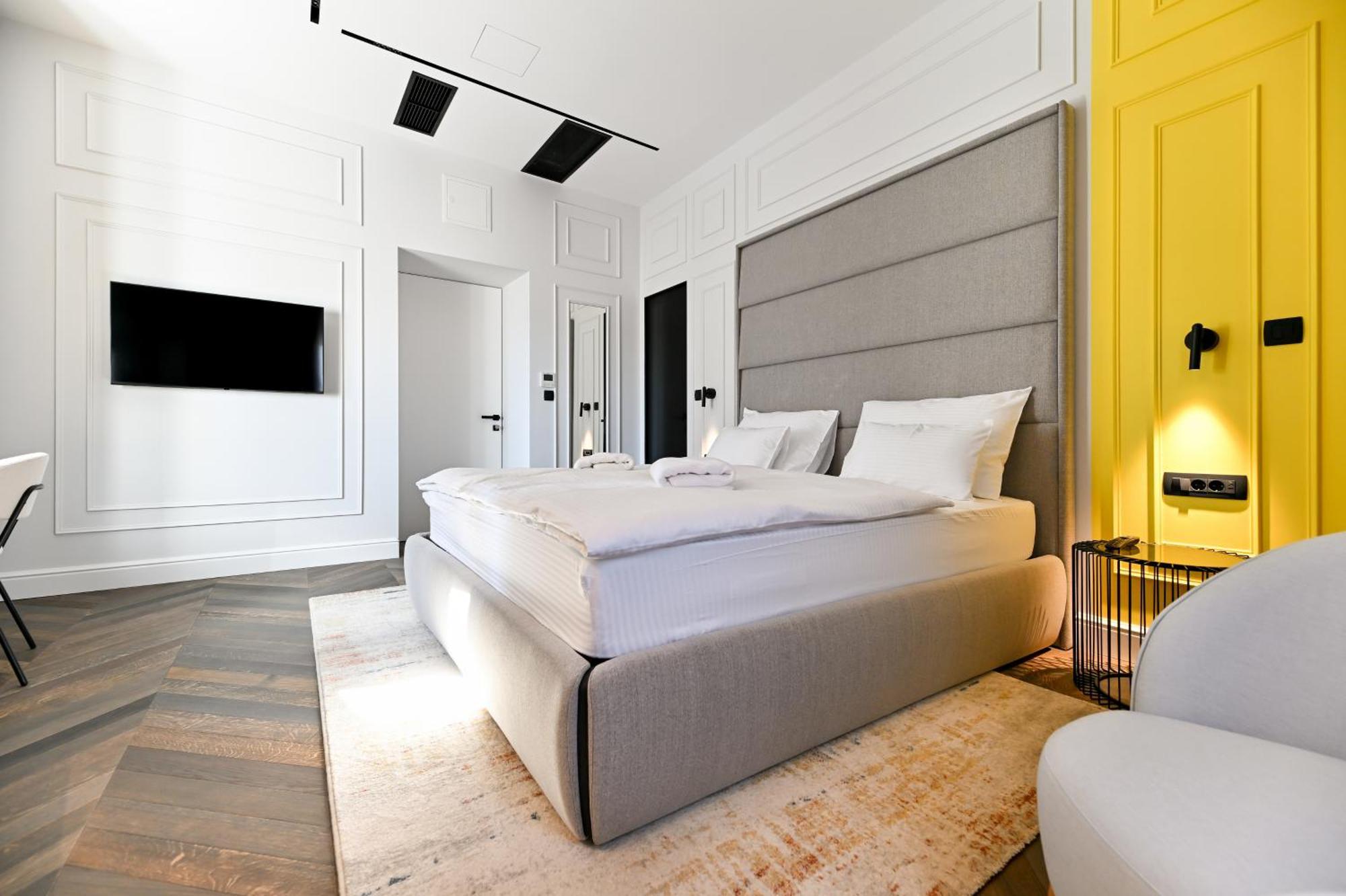 Three Pearls Deluxe Rooms & Studios Zadar Exteriör bild