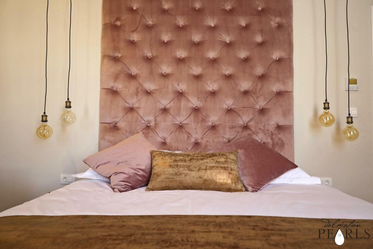 Three Pearls Deluxe Rooms & Studios Zadar Exteriör bild