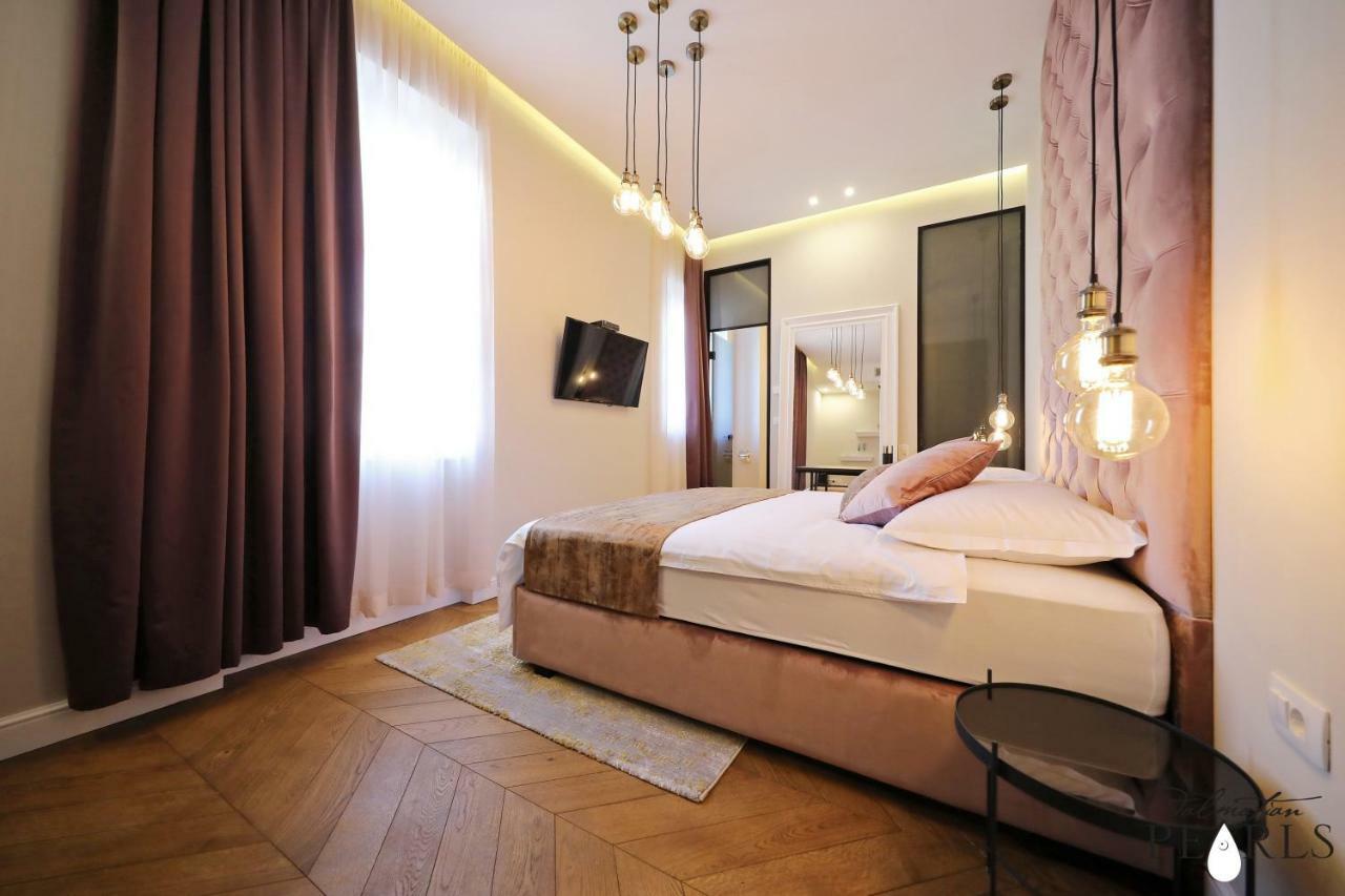 Three Pearls Deluxe Rooms & Studios Zadar Exteriör bild