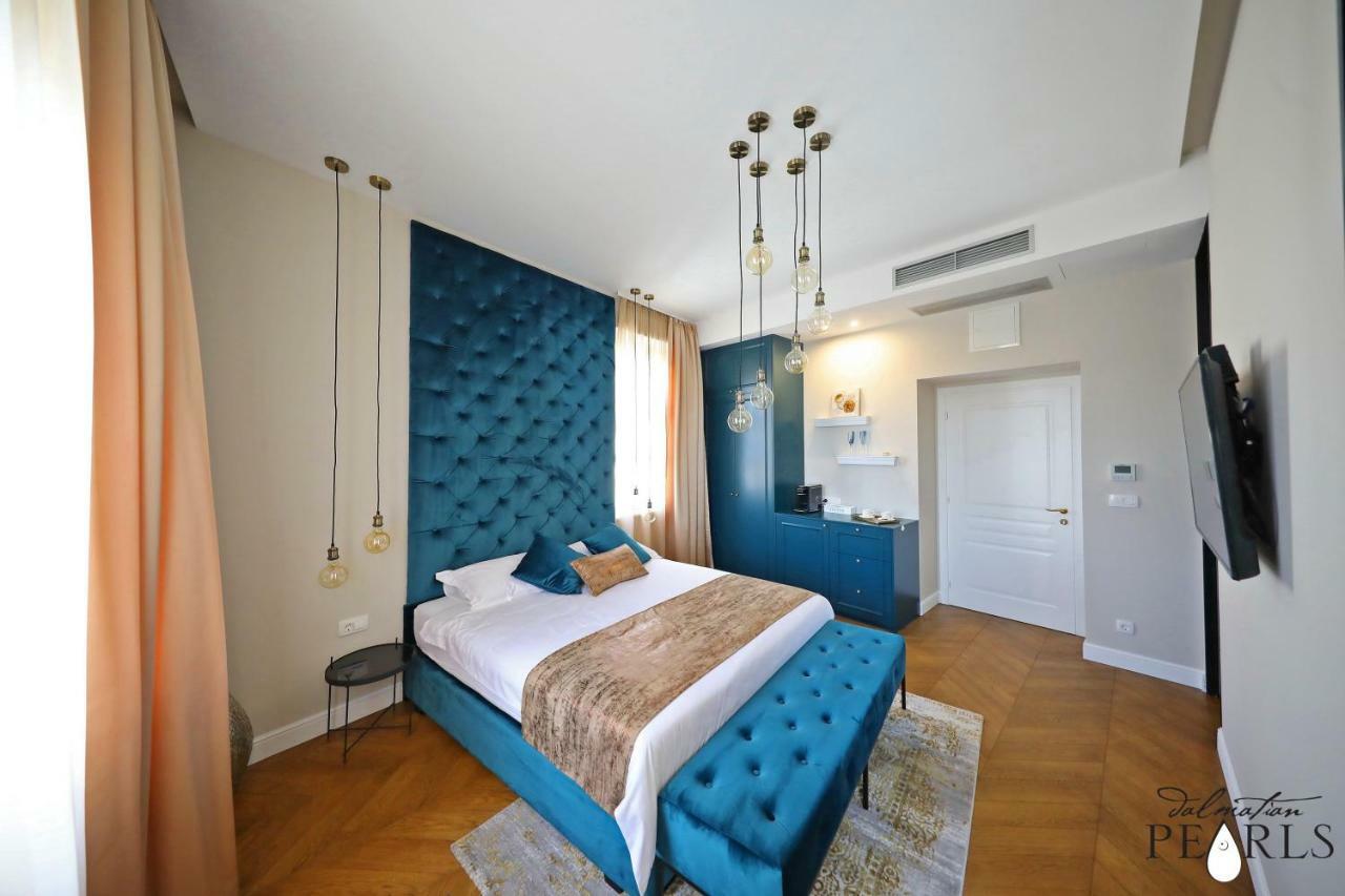 Three Pearls Deluxe Rooms & Studios Zadar Exteriör bild