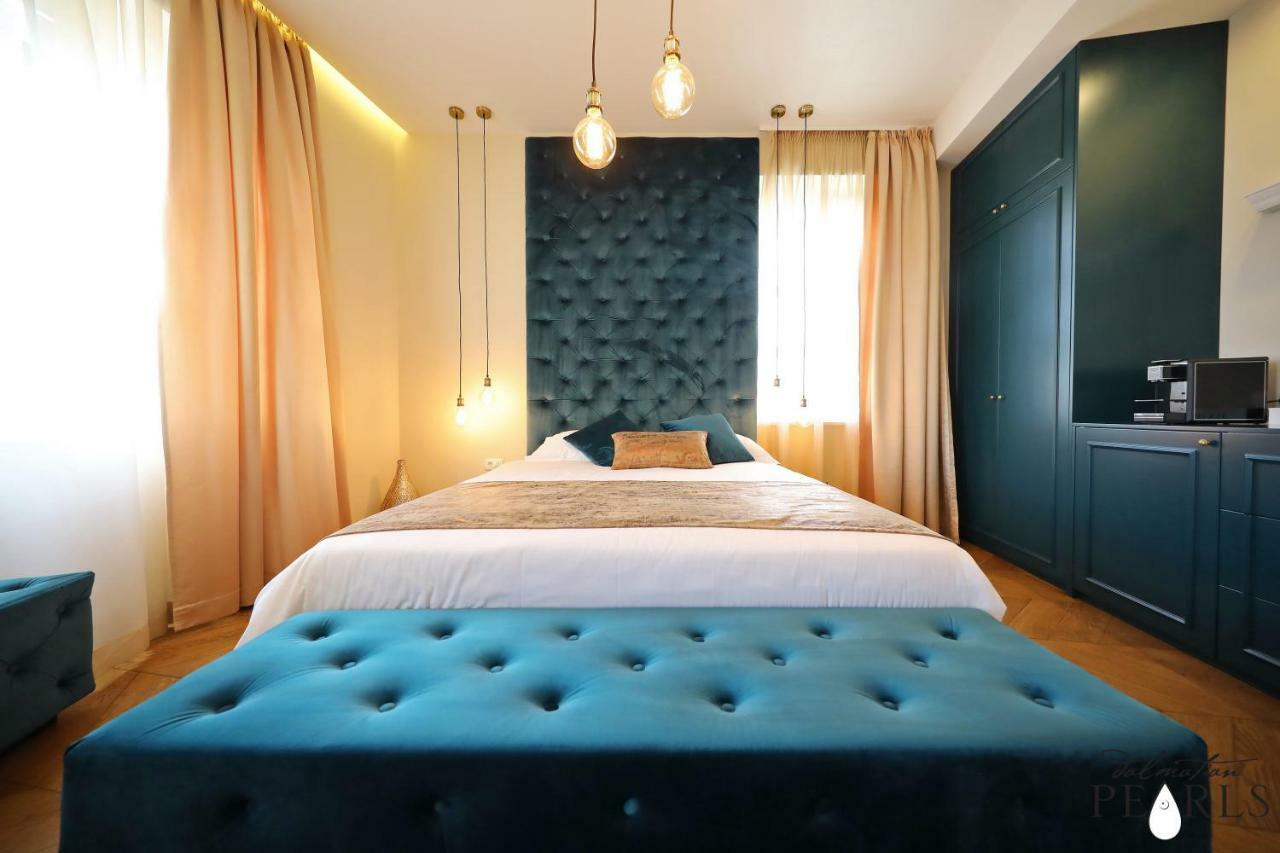 Three Pearls Deluxe Rooms & Studios Zadar Exteriör bild