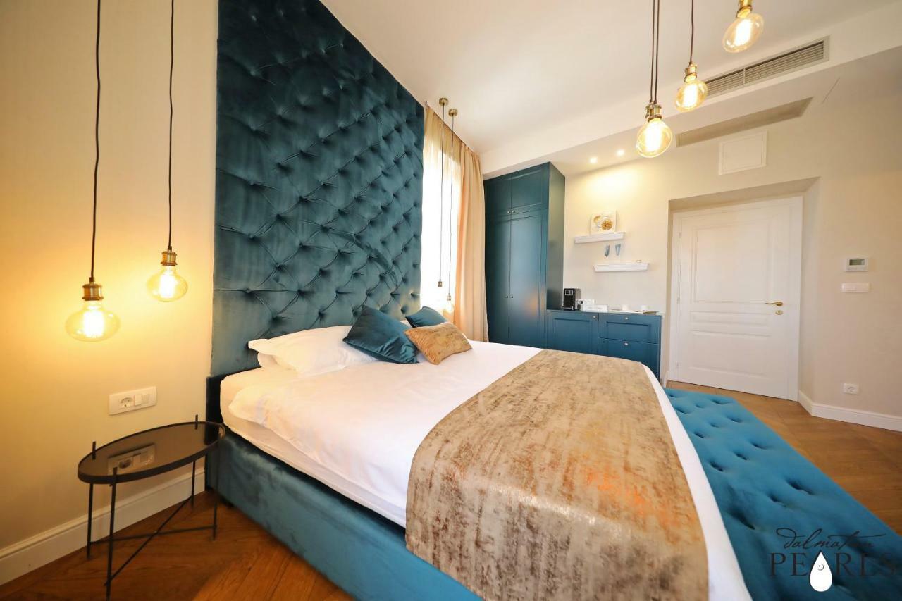 Three Pearls Deluxe Rooms & Studios Zadar Exteriör bild