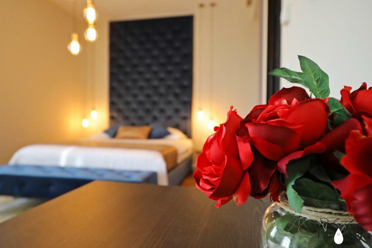 Three Pearls Deluxe Rooms & Studios Zadar Exteriör bild